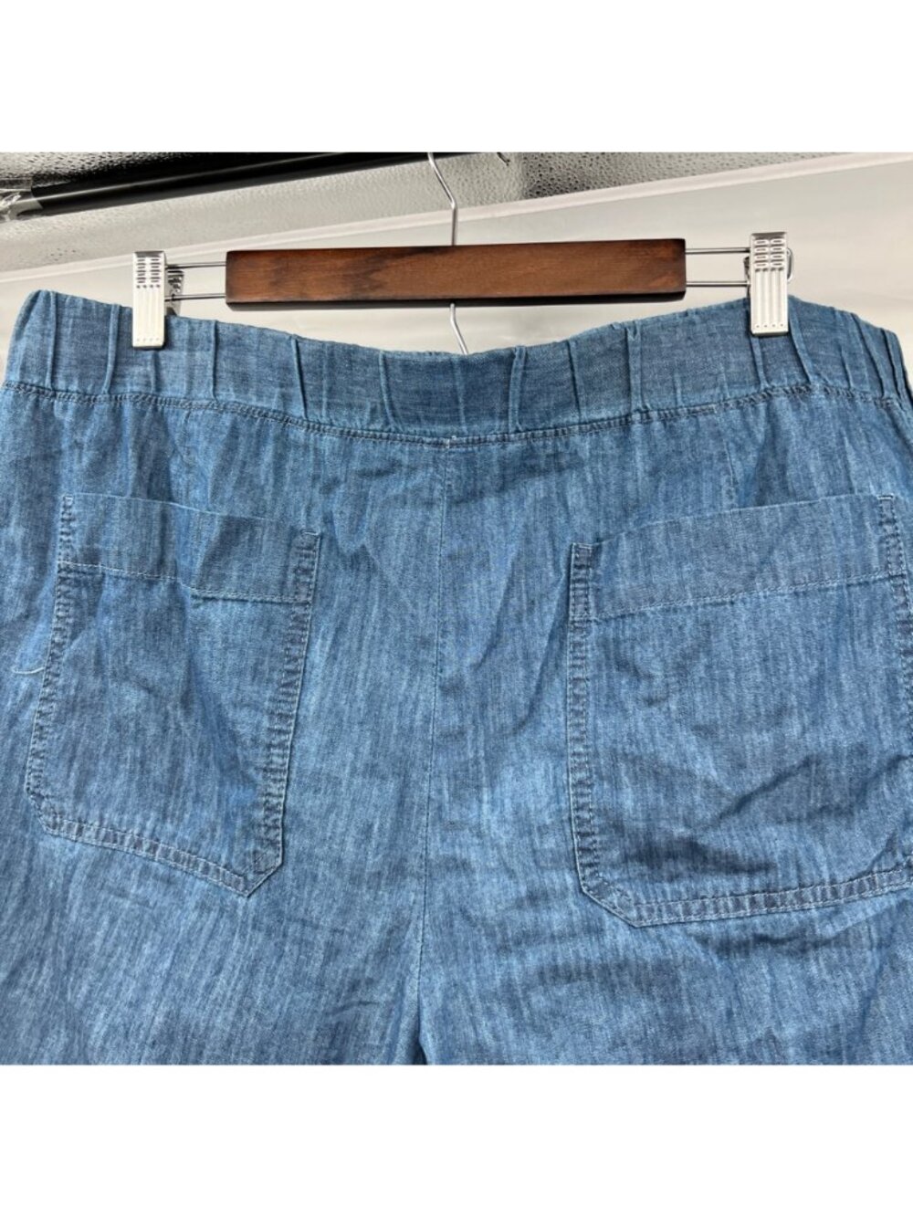 Talbots Womens Chambray Blue Shorts Pull On Size XL Pockets - Picture 3 of 7
